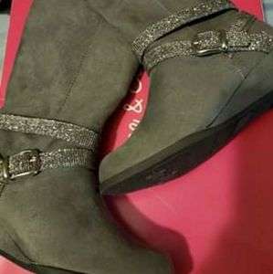 Olive and Edie boots